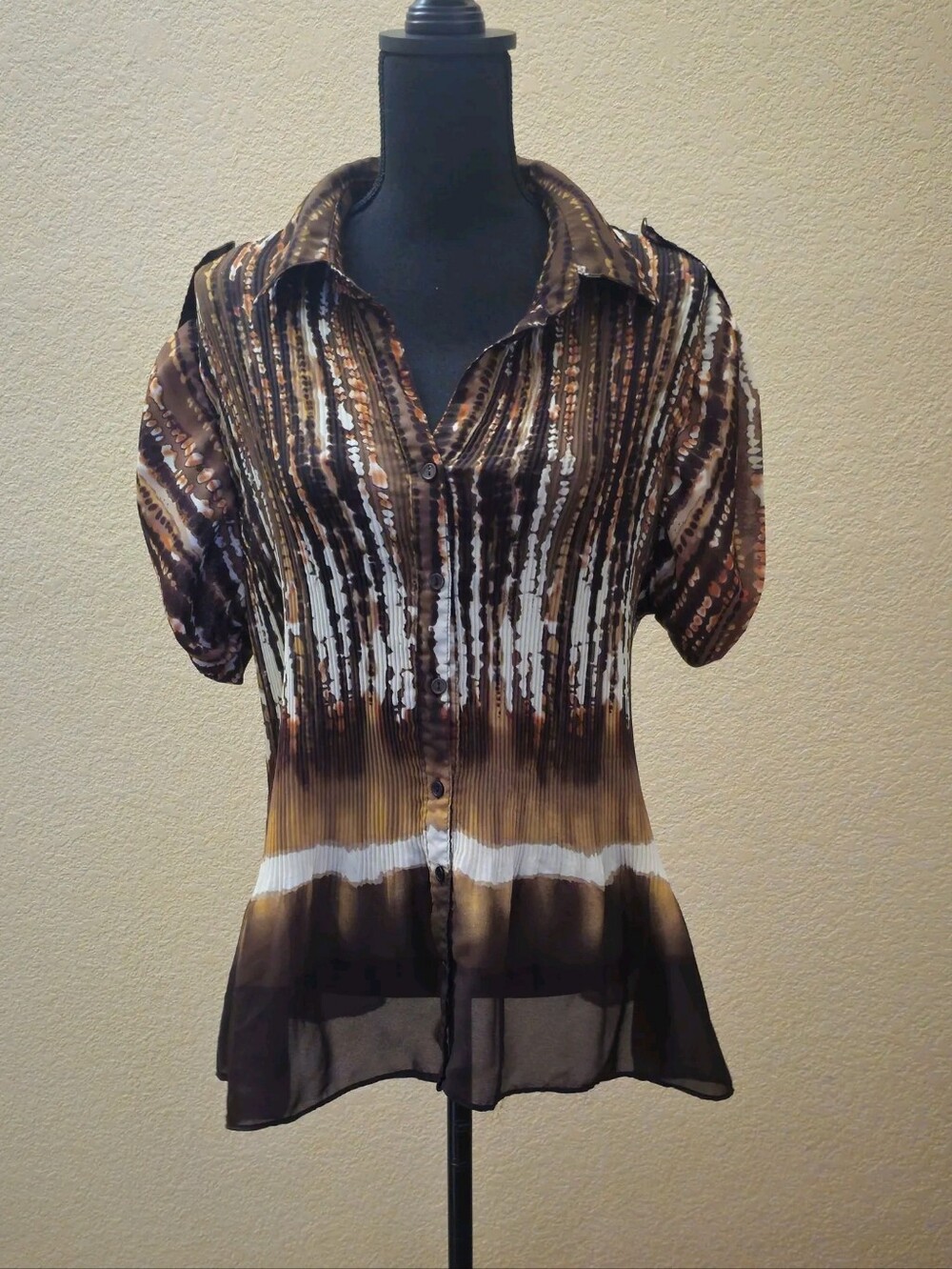 Brown Patterned Short-Sleeve Button Front Blouse